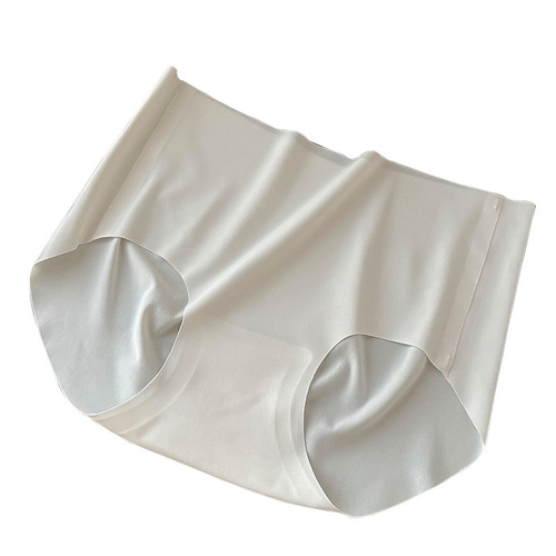 Peach-shaped, seamless ice-silk panties for girls—summer, ultra-thin, breathable, with a sheer, bare-feel design, featuring a pure cotton crotch and a mid-rise waist, perfect for youthful, short-style briefs.