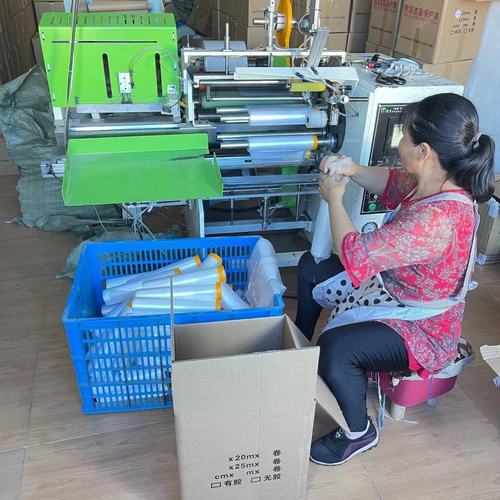 Disposable furniture dustproof cloth dustproof cover dustproof film wardrobe sofa dormitory decoration masking spray protective film