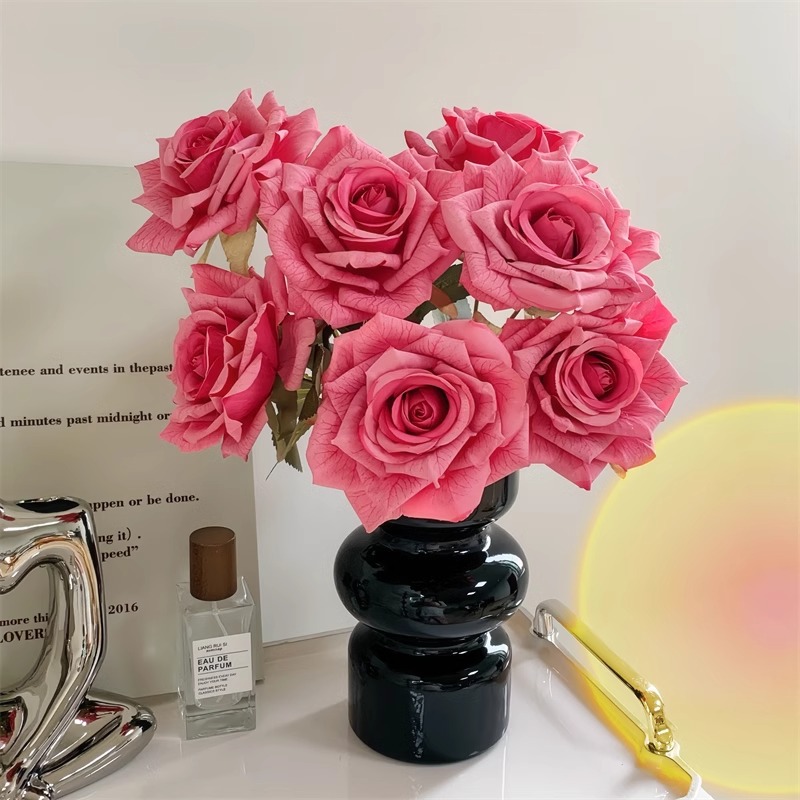 Vintage Rose / Relieved + Vaso de ondas negras