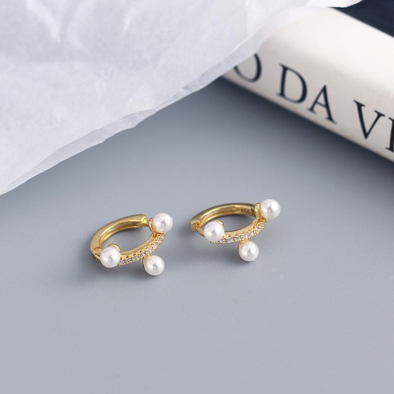Korean fashion diamondstudded pearl earrings ear jewelrypicture7