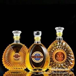 ���m�����^�R���ƿ�ƙ��b[��700ml���Ѿ�ƿӡLOGO��ƿ����