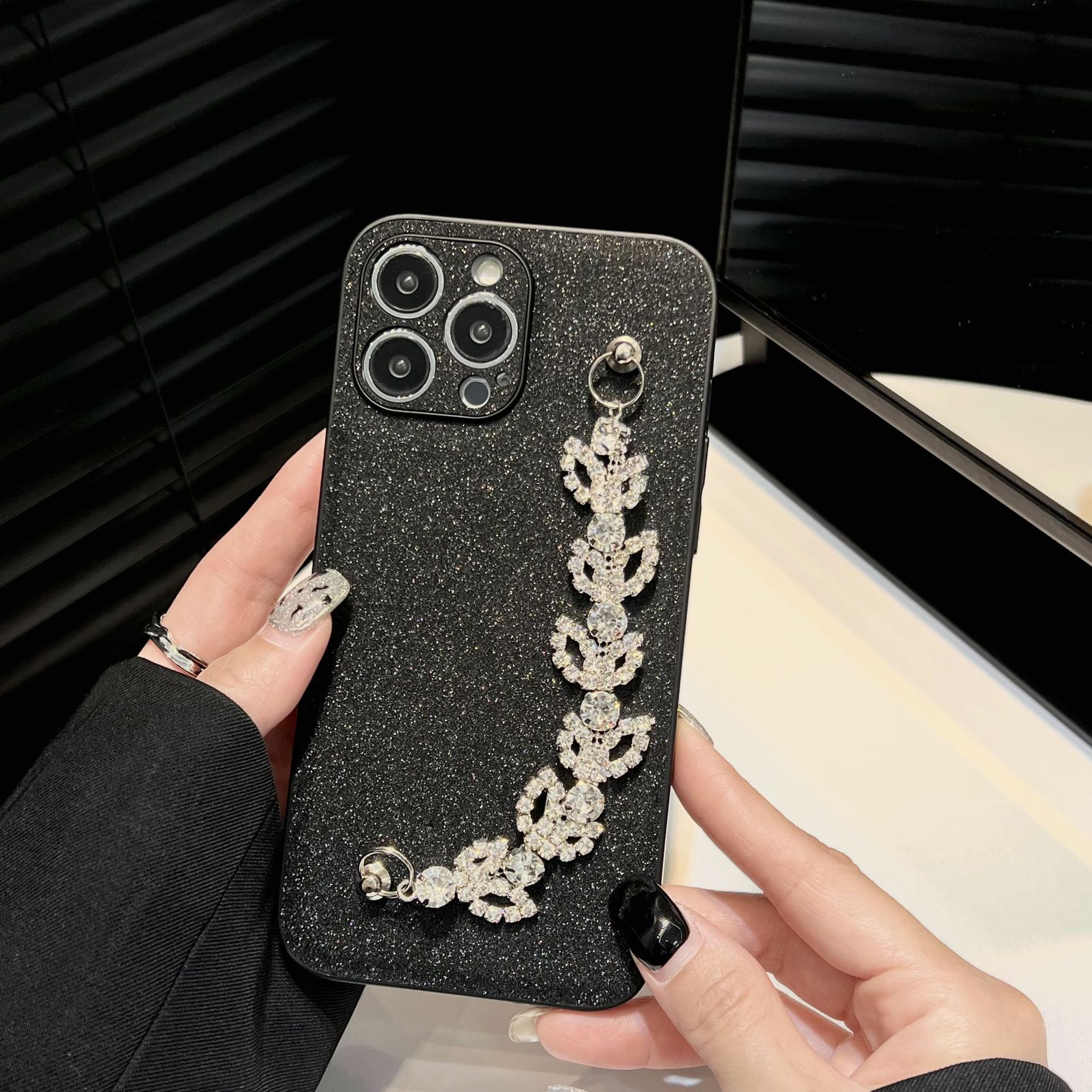 hmqViviiyNSAyin8WuaRtwFS80DfKzWoiDn1