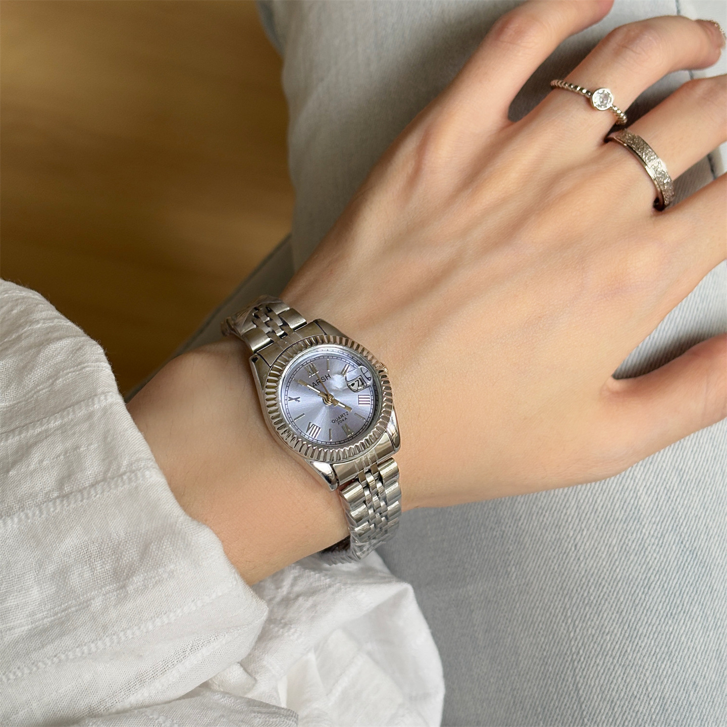 2025 nuevo reloj de registro azul cielo mujer de alta calidad temperamento de moda simple correa de acero para mujeres al por mayor image 7
