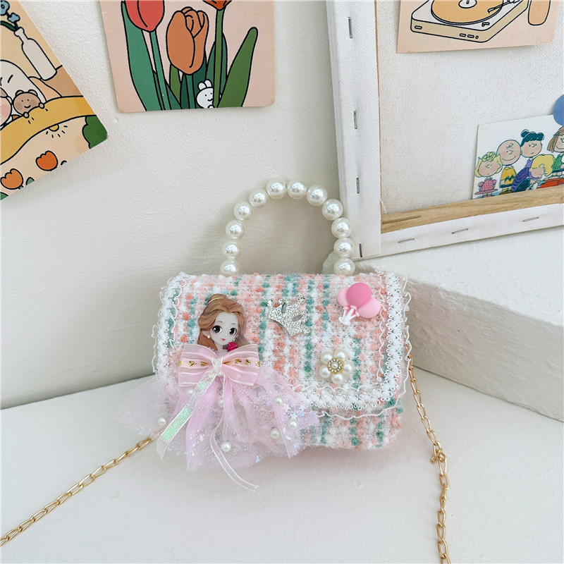 Bagos de mano de perlas para niños 2024 Año Nuevo muñecas de lana accesorios bolsos de hombro lindas chicas bolsos de mano