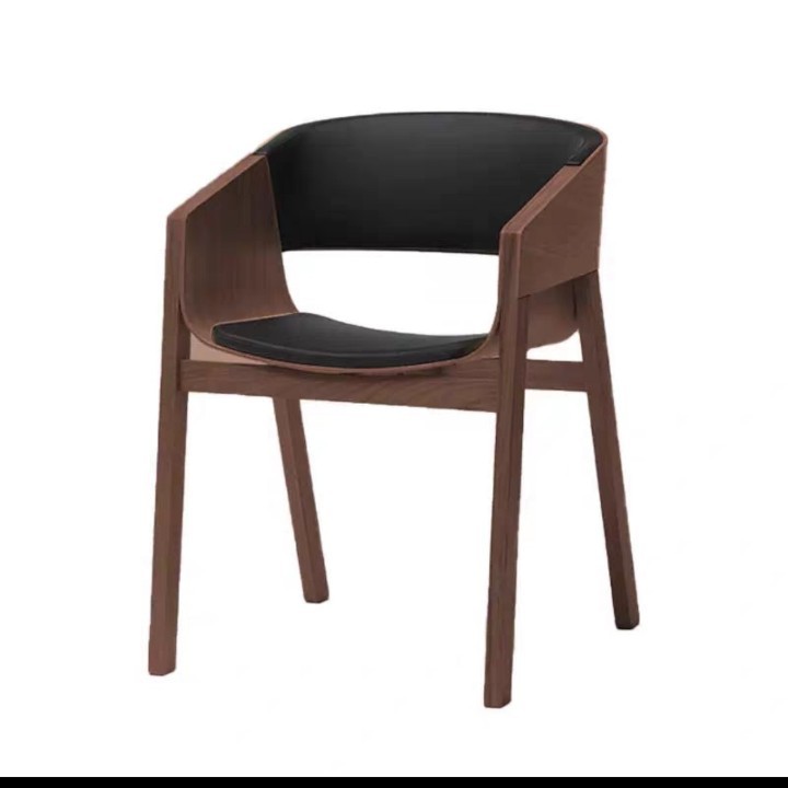 월넛 컬러 + 푹신한 쿠션 등받이