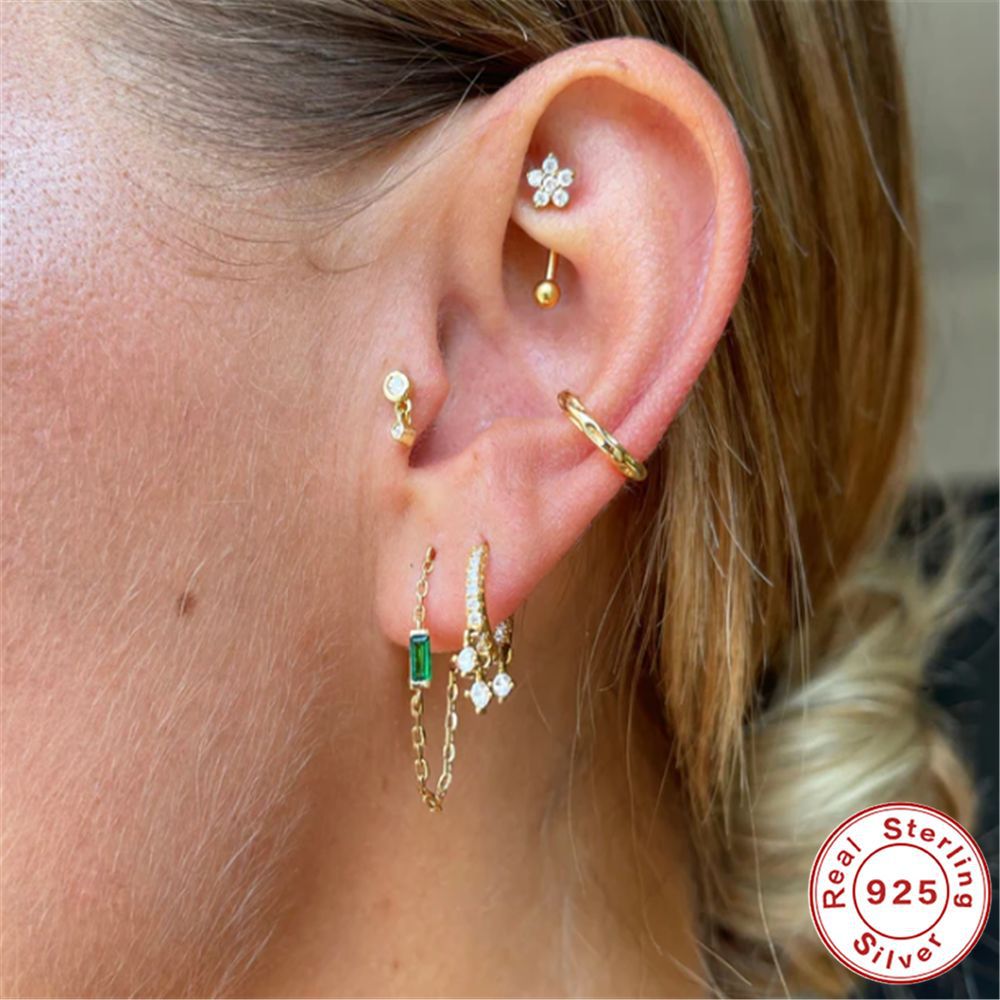 Title 6, Orecchini a catena con nappe in argento 925 e d...