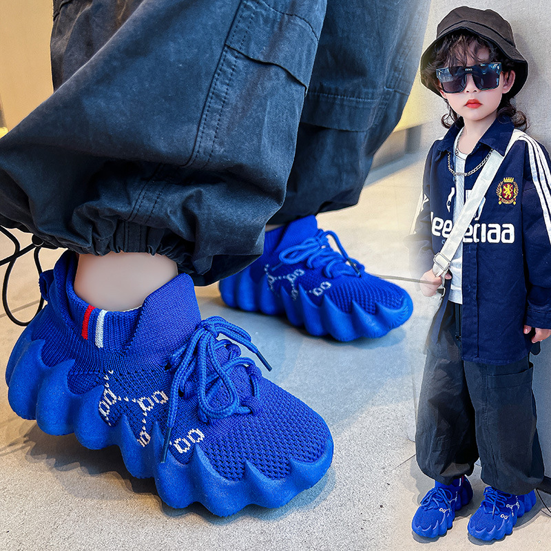 Zapatos de coco para niños 2025 nueva primavera y otoño zapatos de malla transpirables para niños zapatos de corrida antideslizantes para niñas