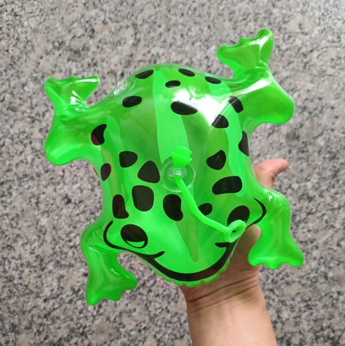 빛나는 중간 수영 개구리 녹색 (스테이플 로프 보내기)