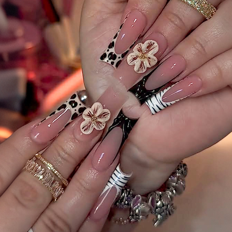 Black and White Leopard Print Floral 3D Embossed Design Rectangular Wearable Nail Art Nail Pieces Fashionable Cross-Border Fake Nail Pieces Black and White Leopard Print Floral 3D Embossed Design Rectangular Wearable Nail Art Nail Pieces Fashionable Cross-Border Fake Nail Pieces