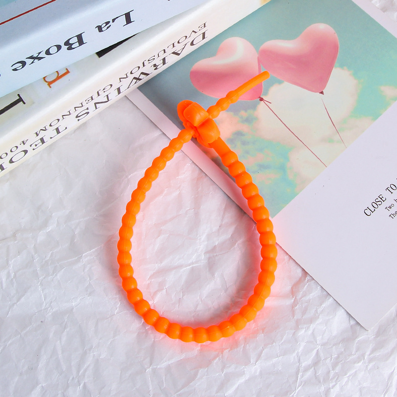 25cm colorido pequeña flor de silicona cuerda DIY joyería llavero accesorios auto-bloqueo cordón Correa cordón corbata