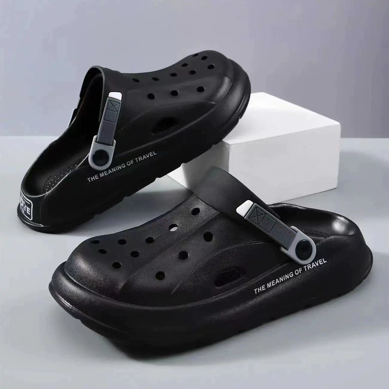 Туфли Crocs с толстой подошвой Мужские 2025 Новый Нескользящий толстая подошва Crocs, популярный стиль Легкие и дышащие пляжные баотоу сандалии
