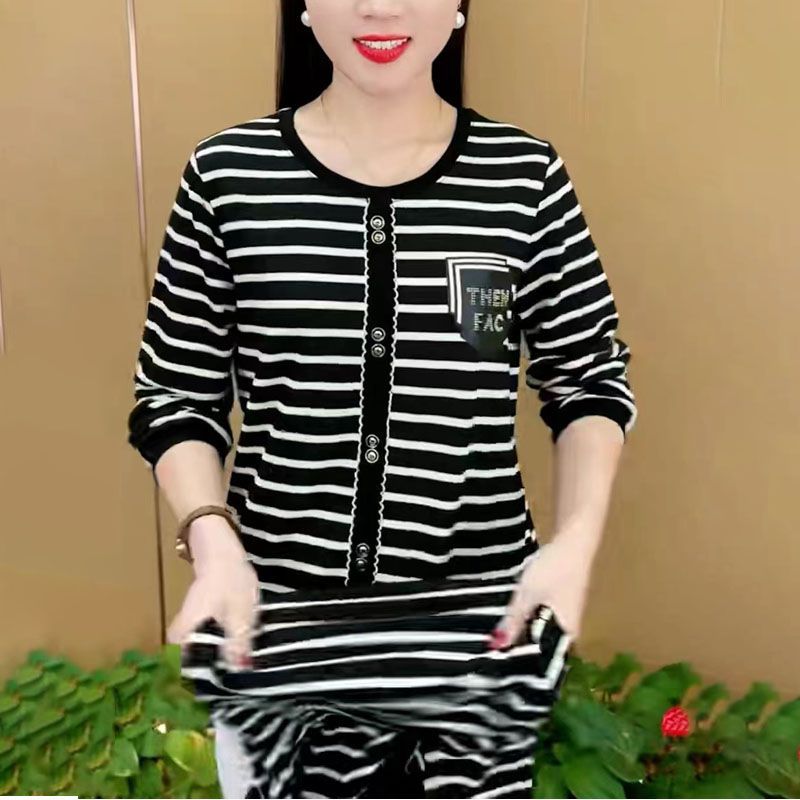 여성 스트라이프 긴팔 티셔츠 라운드넥 슬림핏 중년 여성 데일리 이너 상의