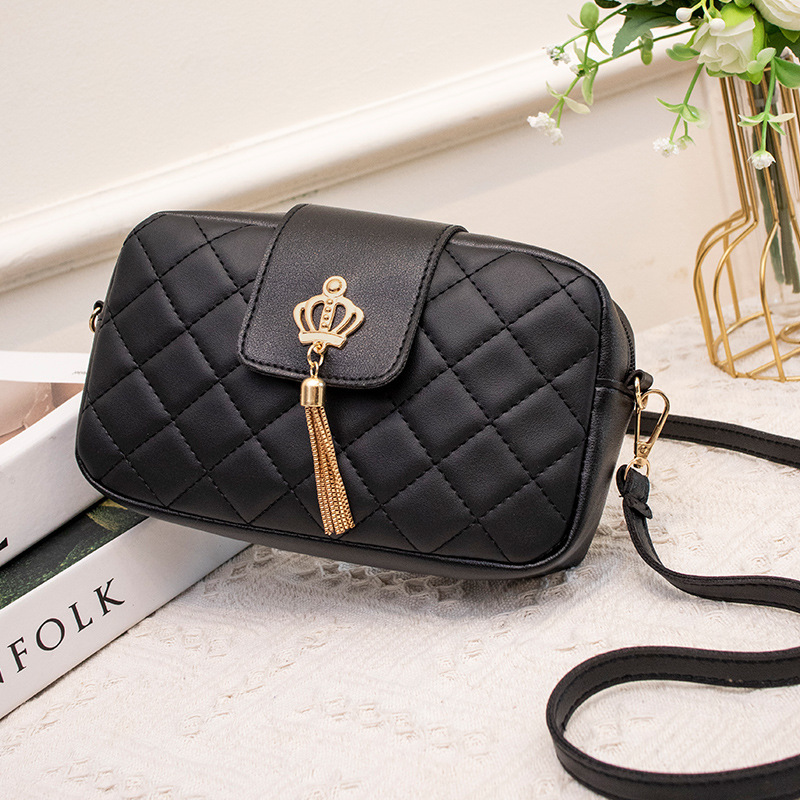 女包包2023新款菱格繡花皇冠流蘇打開橫款小方包休閒迷你零錢包包