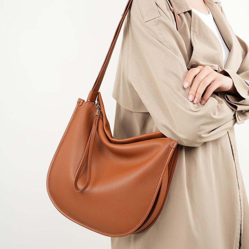 Lazy Style 2025 New Minimalist Comfortable Soft Leather Tote Bag Cowhide Commuter Large Capacity Shoulder Crossbody Bag Lazy Style 2025 New Minimalist Comfortable Soft Leather Tote Bag Cowhide Commuter Large Capacity Shoulder Crossbody Bag