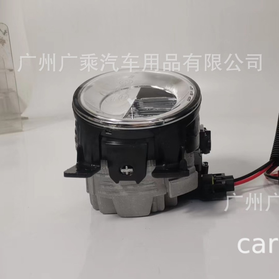 Aplicable a la lámpara antiniebla Q50 14-17 años British Finidi Q50 lámpara antiniebla LED luz antiniebla delantera