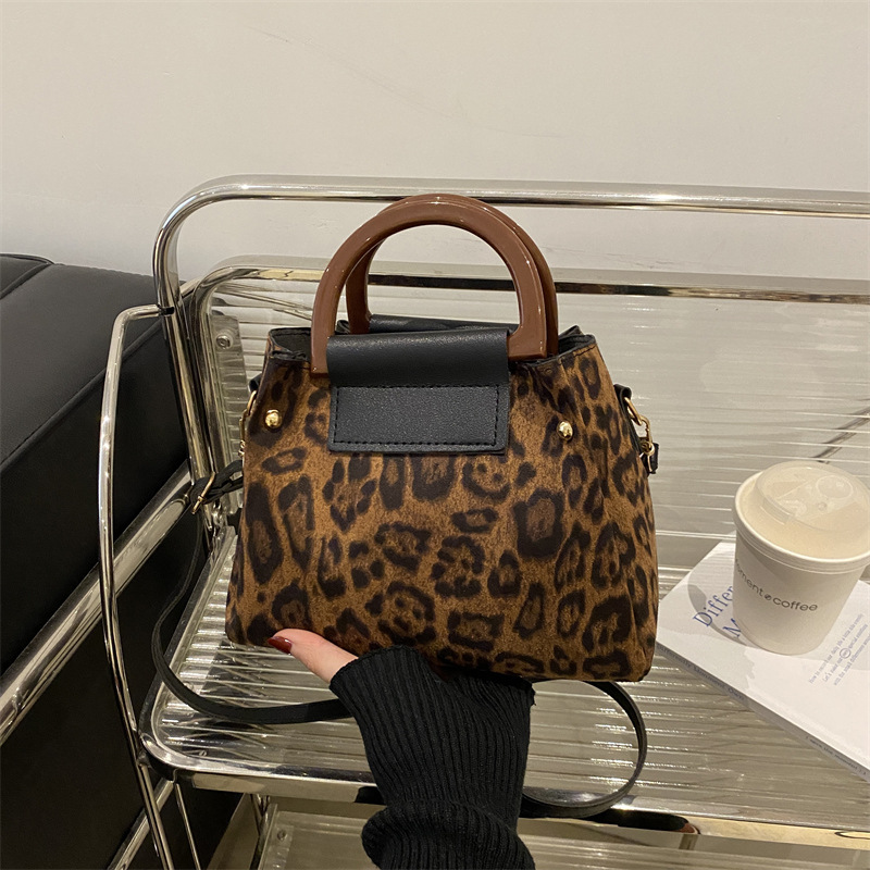 Moda coreana retro leopardo bolso de mano 2025 primavera nueva mujer bolso de hombro de color contraste temperamento bolso cuadrado