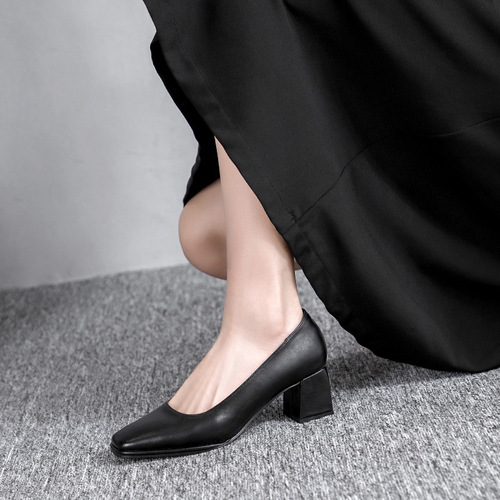 Women's Black Medium Heel Square Toe Comfortable Thick Sole Soft Leather Flat Shoes Office Professional High Heel Women's Shoes
