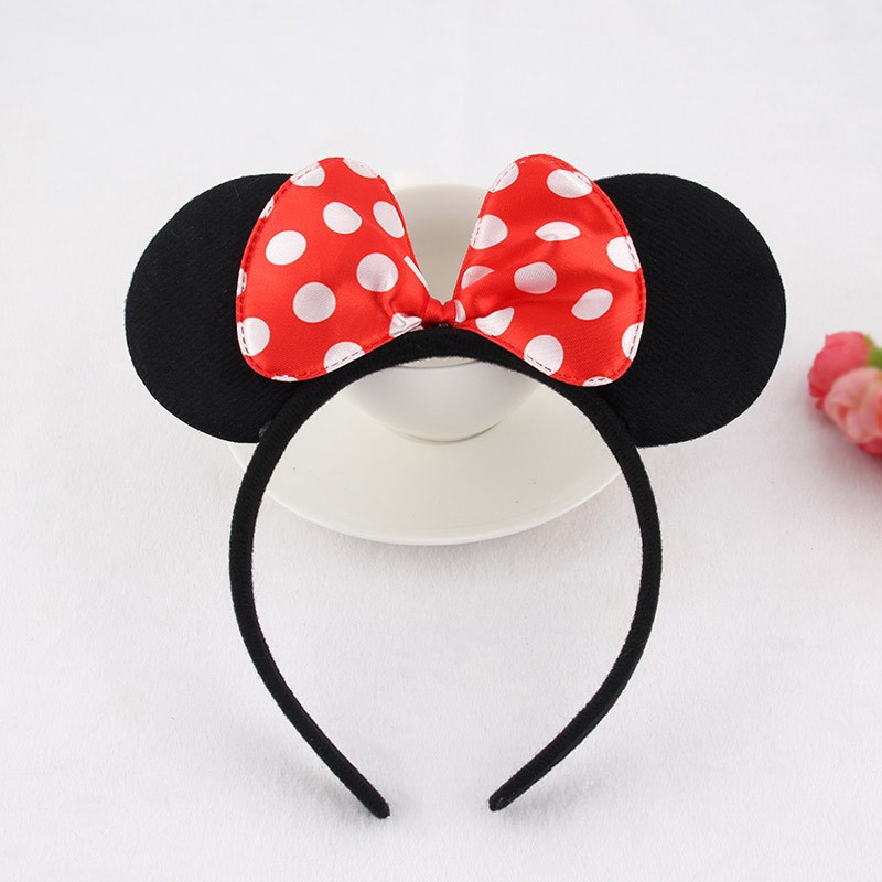 Minnie plana con aro rojo