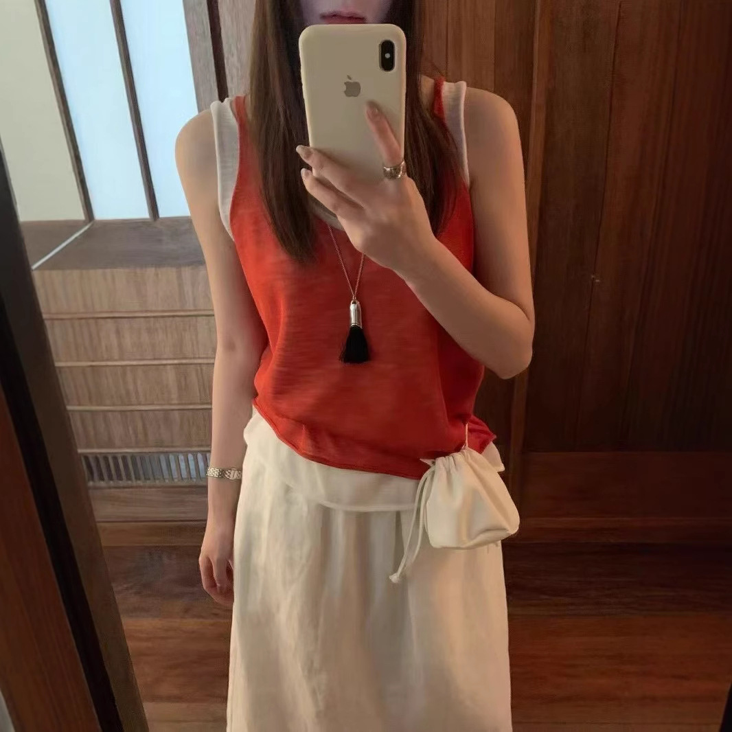 Knitted spring vest sleevless