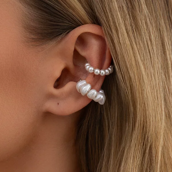European and American ins-style flat pearl multi-layered round bead curved ear cuff, light luxury and gentle style, suitable for daily wear, vintage earrings