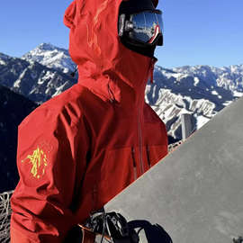 【台州鸟天花板】明星同款马年限定冲锋衣冷热压工艺满溢胶冲锋衣