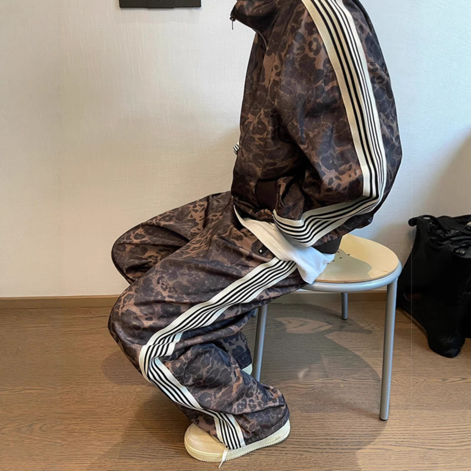 Men's American Retro Sports Suit Vintage Brand Jacket And Sweatpants Set Leopard Print Trendy Digital Striped Outerwear_voghion.com