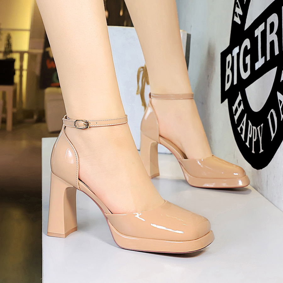 Women's Square Toe Hollow High Heel Sandals With Buckle Platform_voghion.com