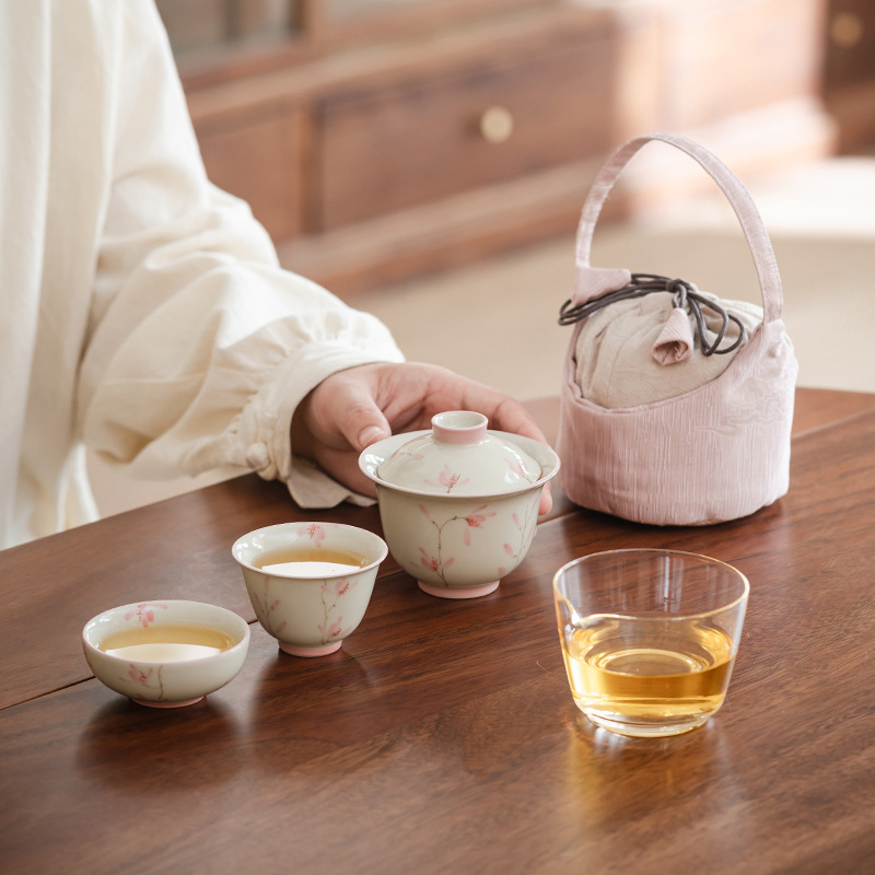 Ice Table Hand-painted Powder Magnolia Ceramic Cover Bowl Glass Tea Cup Portable Storage Bag Anti-scalding Kung Fu Tea Set Bowl