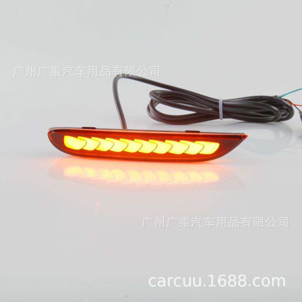 Adecuado para Nissan Infiniti trasero parachoques luz trasera parachoques luz proyector advertencia luz niebla luz