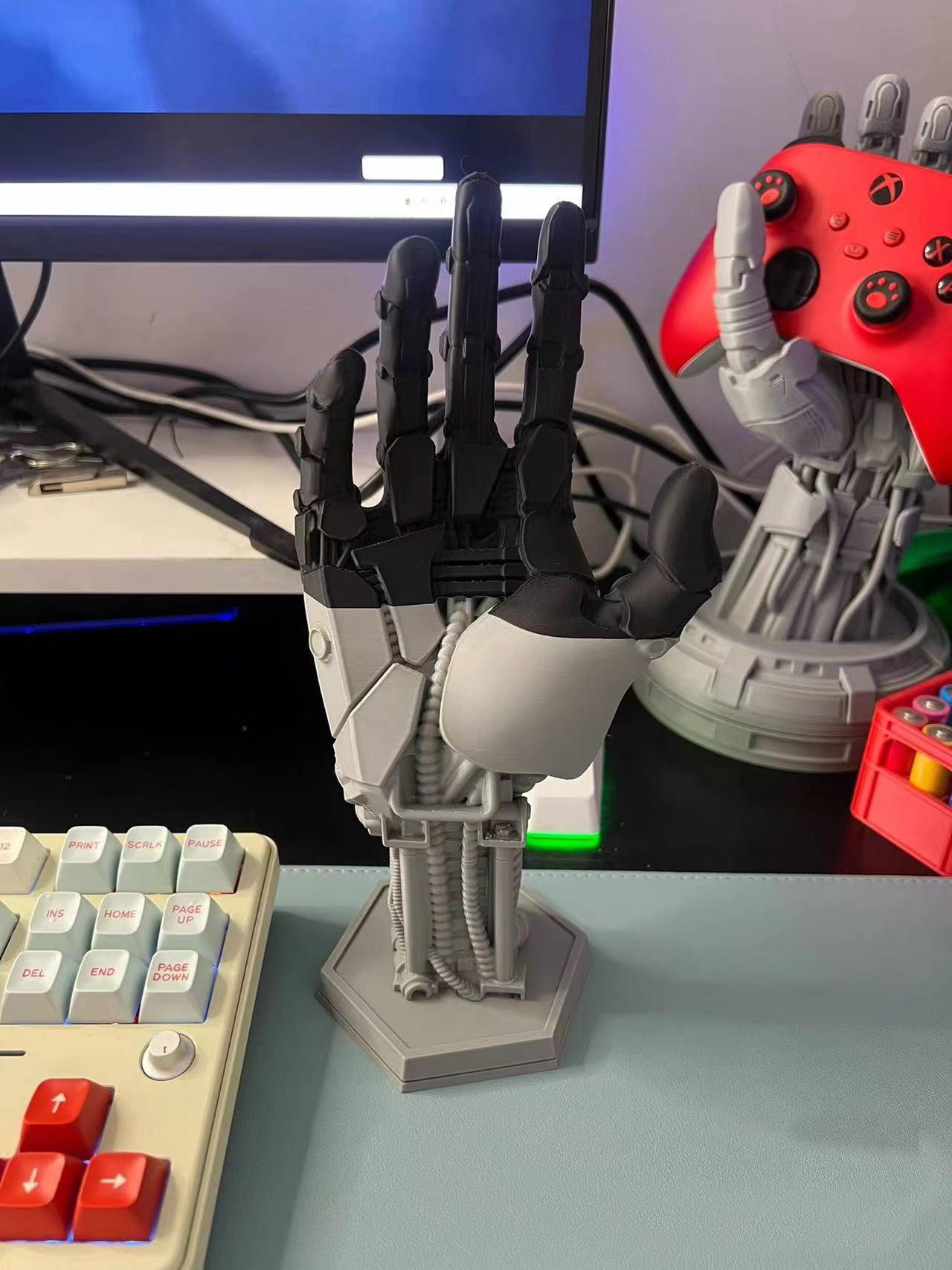 아래는 흰색, 위는 검정색