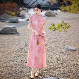 旗袍;木质工艺品