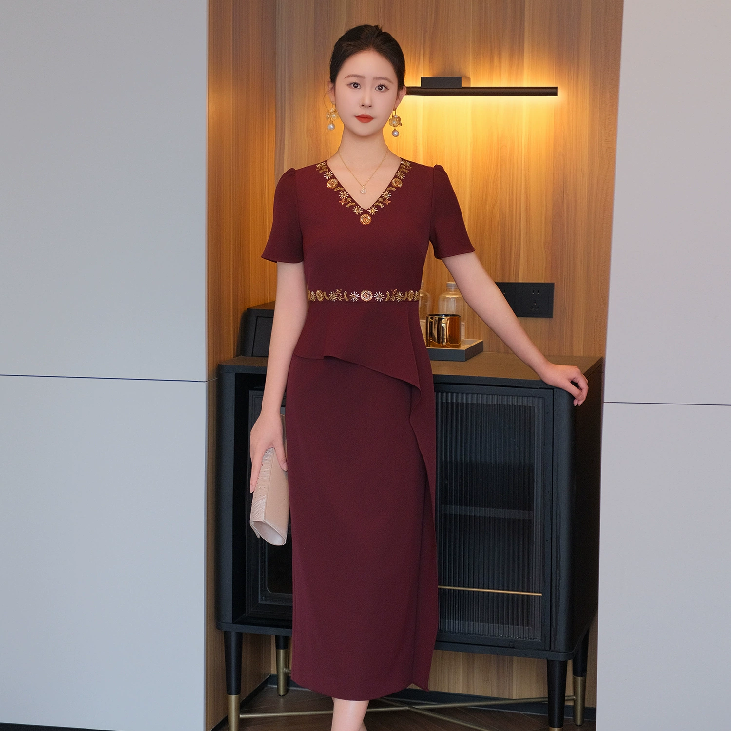 Высококачественный бренд темперамент светская мама одежда 2025 лето новое платье из бисера длинное платье с фабрикой