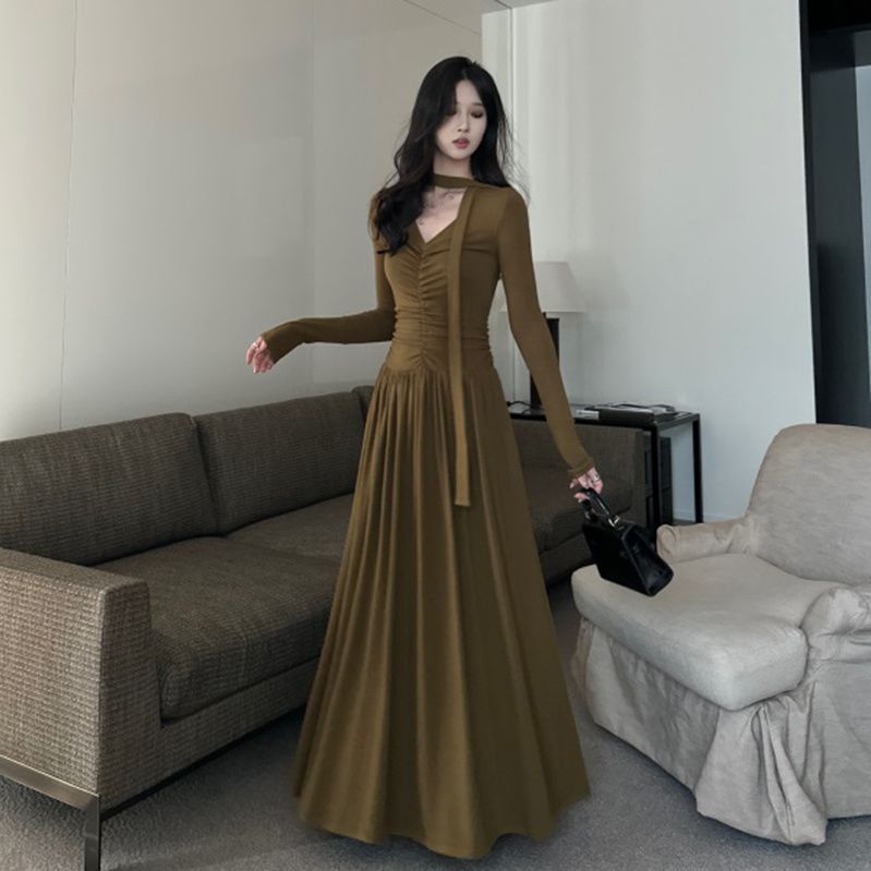 小众设计感褶皱飘带气质连衣裙女秋季修身显瘦a字针织大摆长裙|undefined