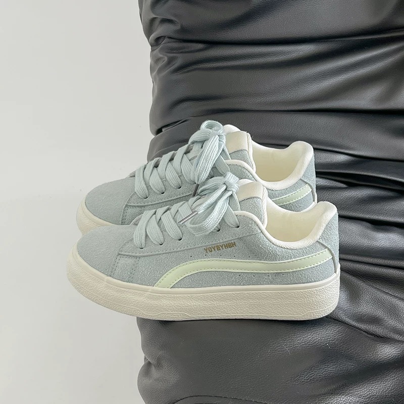 Zapatos de skate casuales de fondo plano de ondas de larga distancia para mujeres, zapatos de lona versátiles de otoño 2025 nuevos zapatos deportivos coreanos de mujer