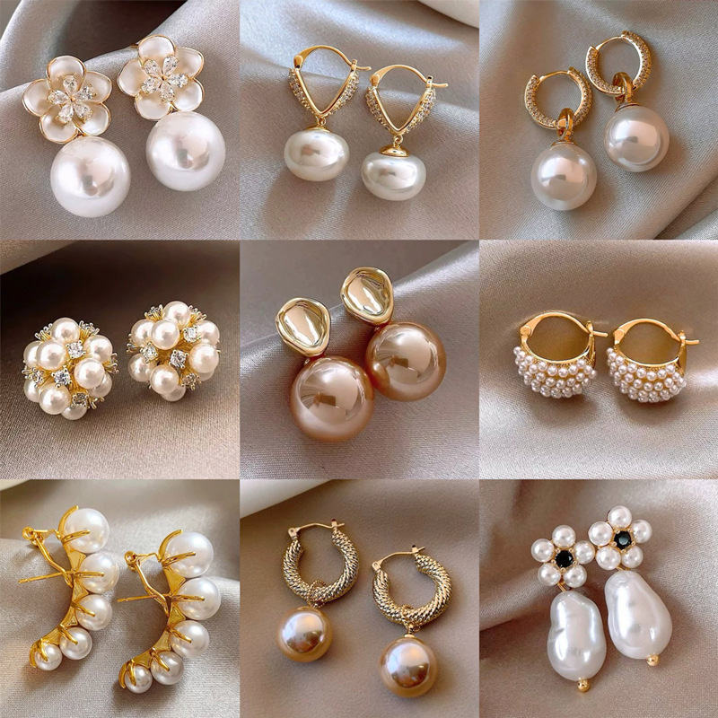 Real Gold Electroplated French Light Luxury Pearl Earrings for Women, Fashionable Ladylike Flower Earrings, Elegant and High-End Earrings