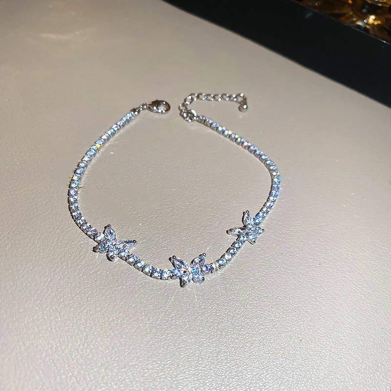 Pulsera de flores de metal transfronteriza europea y americana, nicho femenino, sentido de alta gama, pulsera simple y versátil, accesorios de joyería de lujo ligeros de moda