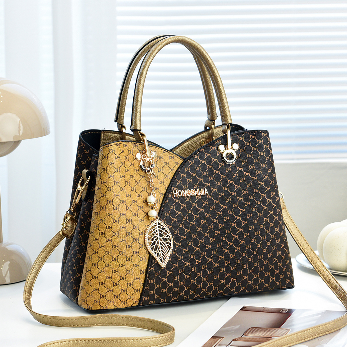 Bolso de mano de mujer retro, mujer 2025, nueva bolsa de madres de mediana edad, nueva bolsa de mujer de gran capacidad, bolso de hombro