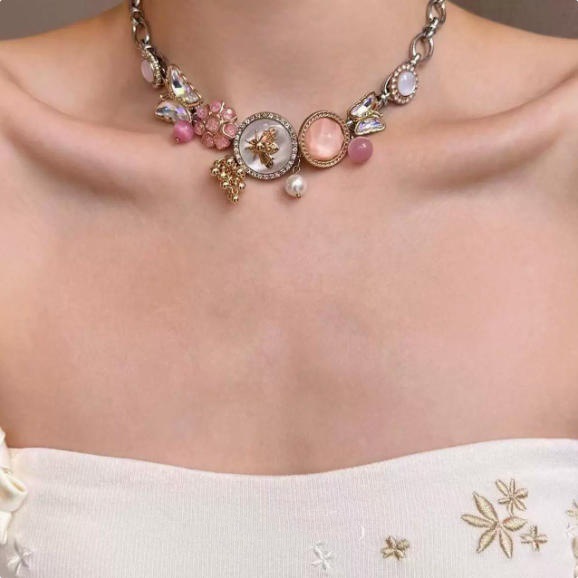 Fuchsia necklace, flowered
