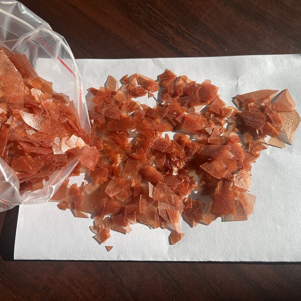 现货供应漆片 家具涂料 紫红色浅黄色易溶解