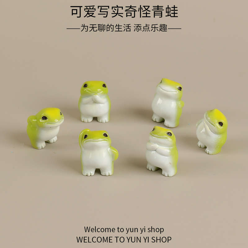 Cute Cartoon Strange Frog Micro Landscape Creative Doll Accessories Resin Crafts Car Desktop Small Ornaments