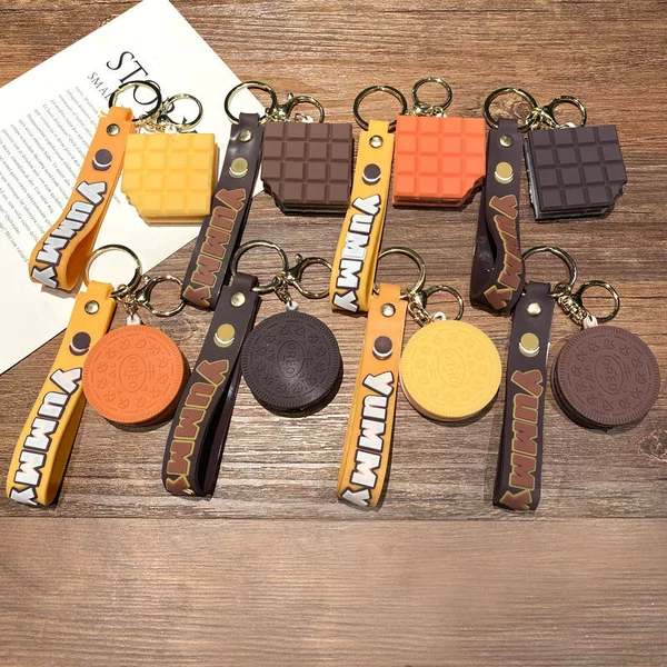 Creative and Exquisite Simulated Chocolate Keychain Keychain Girly Heart Car Keychain Pendant Backpack Pendant for Men