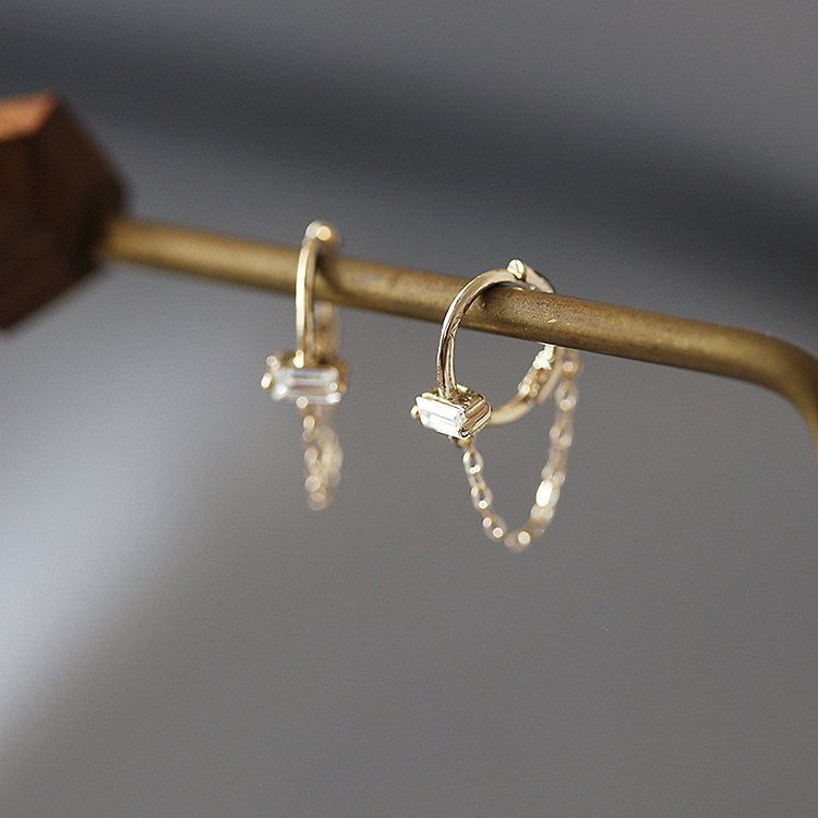 Orecchini squisiti e compatti con temperamento semplice per le donne, fibbie a catena in zircone rettangolare, orecchini alla moda di alta gamma_voghion.com