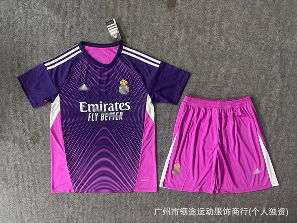 Emperor M goalkeeper Zi