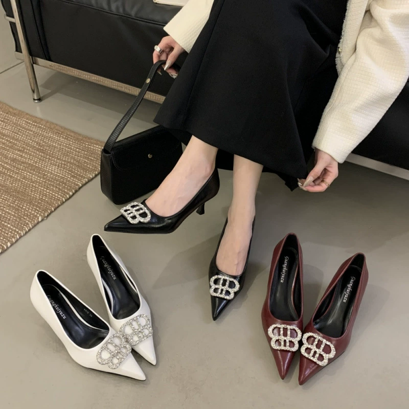 Стразы B пуговицы на высоком каблуке женский 2024 новый осенний остроконечный каблук французские сексуальные женские туфли темперамент одиночные туфли