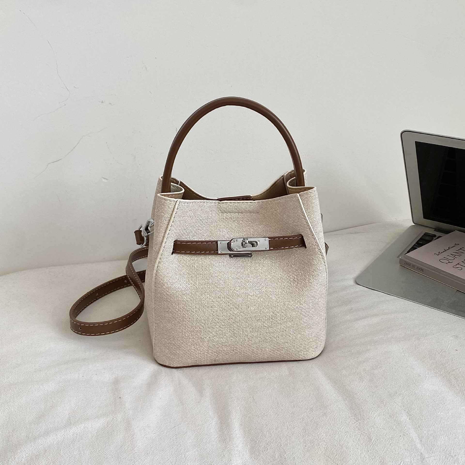 2026 bolsas de verano para mujeres de viaje oblicuo nuevo estilo de gran capacidad de moda versátil bolso de hombro popular simple