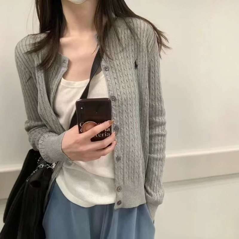 In-stock high-quality RL Ralph Lauren Korean-style horse logo embroidered wool cardigan for women, slim-fit cable knit sweater jacket In-stock high-quality RL Ralph Lauren Korean-style horse logo embroidered wool cardigan for women, slim-fit cable knit sweater jacket