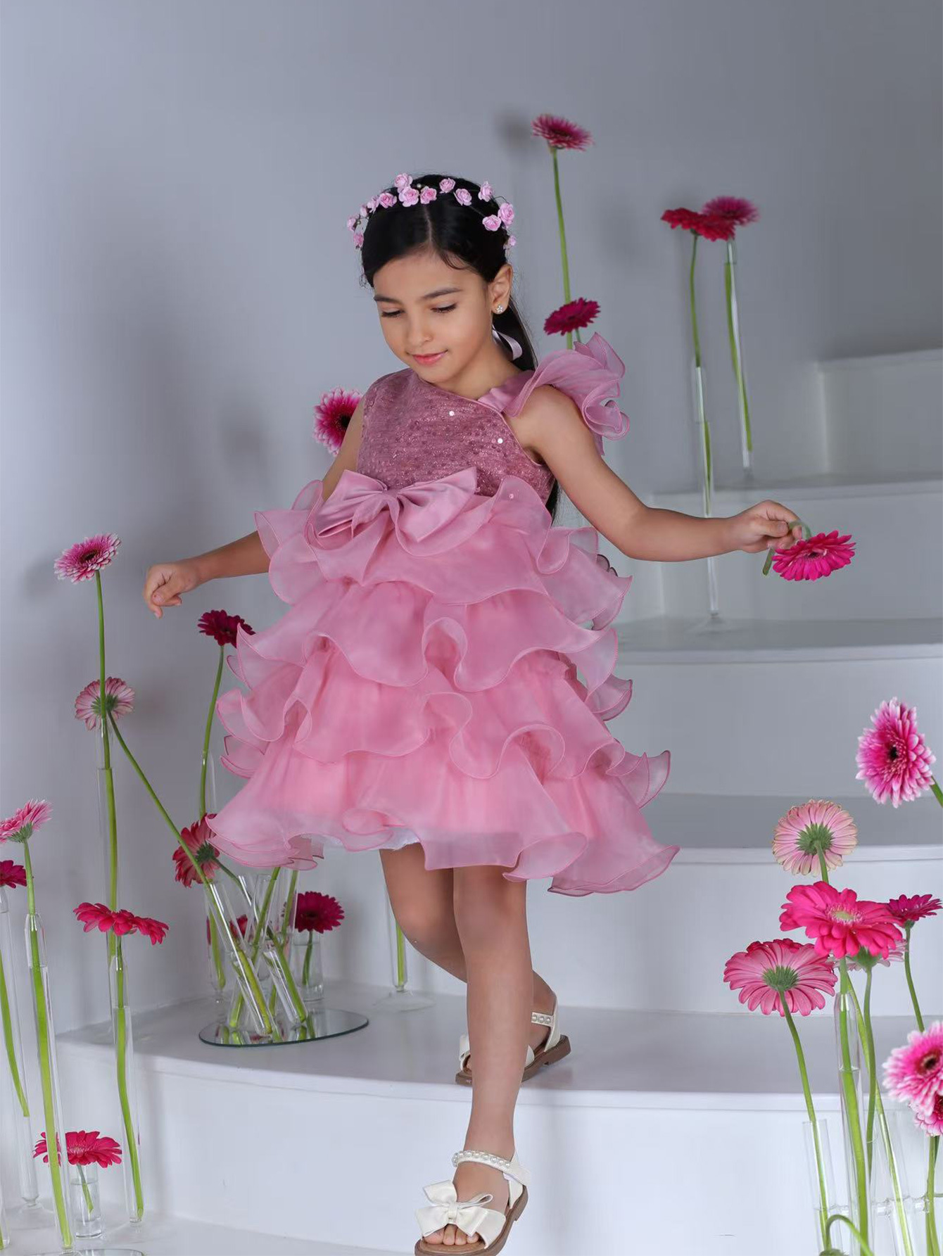 Niños pequeños y medianos nuevos vestidos de aniversario de bebés europeos y estadounidenses, vestido de princesa, pastel, vestido de fiesta de cumpleaños de estilo occidental