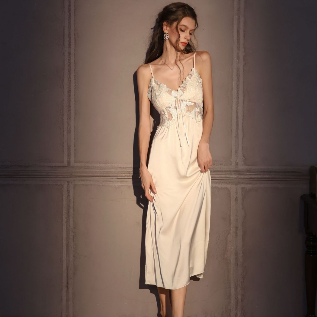 性感睡衣女冰丝带胸垫法式吊带睡裙长款过膝玉兰花纯欲风家居服