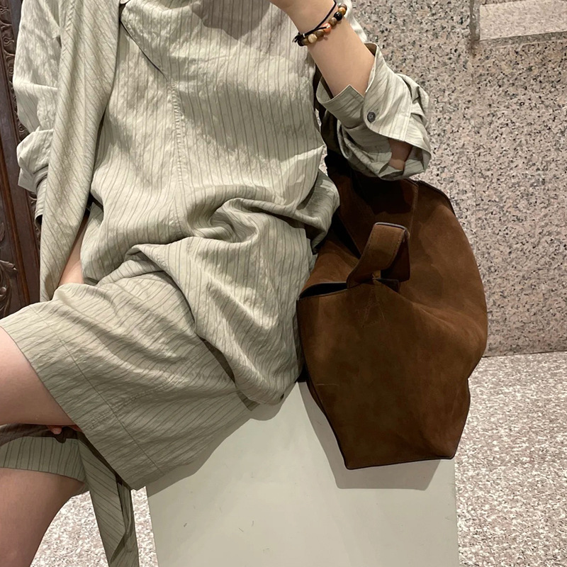 Sac à bandoulière simple en daim givré polyvalent et décontracté de l'influenceur Instagram, nouveau modèle 2024_voghion.com