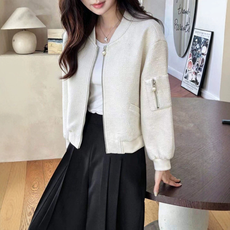 Loose, shimmering, long-sleeved tweed jacket for women, with a baseball collar and zipper, a short, casual outerwear piece for autumn